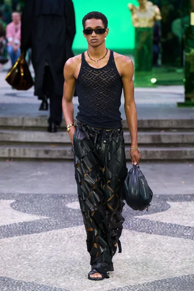Look 30